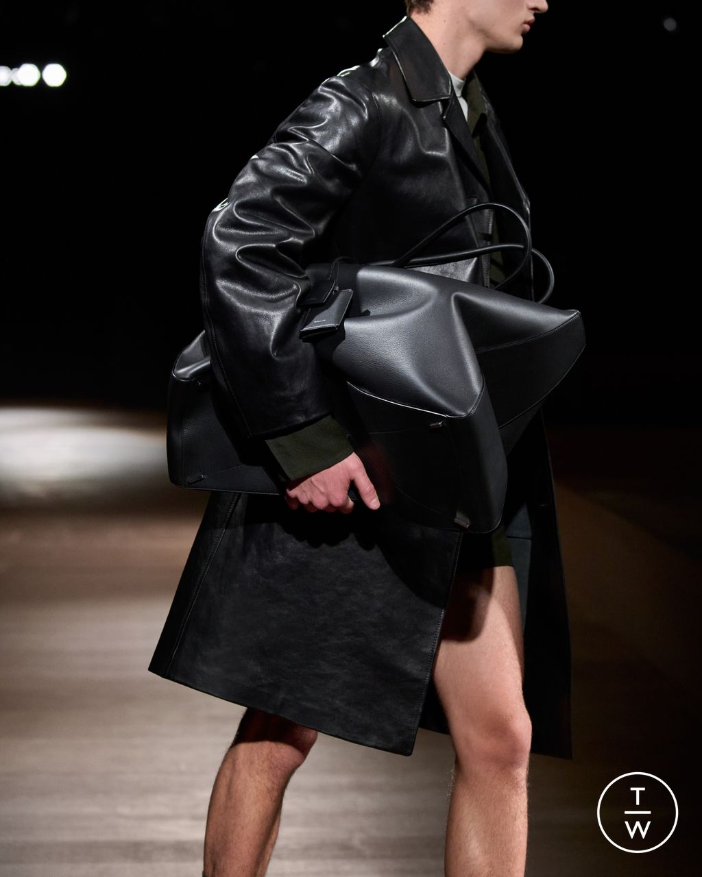 Fashion Week Milan Fall/Winter 2024 look 19 from the Ferragamo collection womenswear accessories