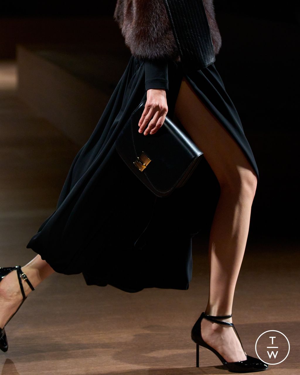 Fashion Week Milan Fall/Winter 2024 look 20 from the Ferragamo collection womenswear accessories