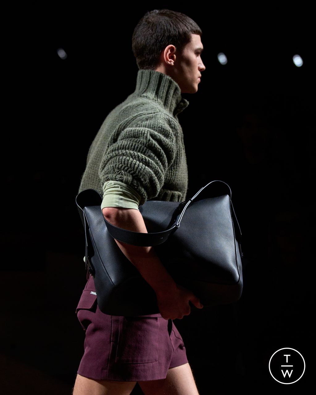 Fashion Week Milan Fall/Winter 2024 look 27 from the Ferragamo collection womenswear accessories