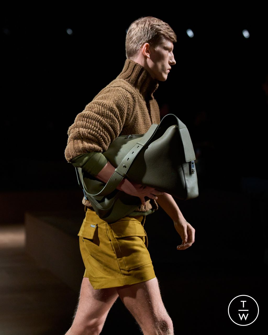 Fashion Week Milan Fall/Winter 2024 look 29 from the Ferragamo collection womenswear accessories