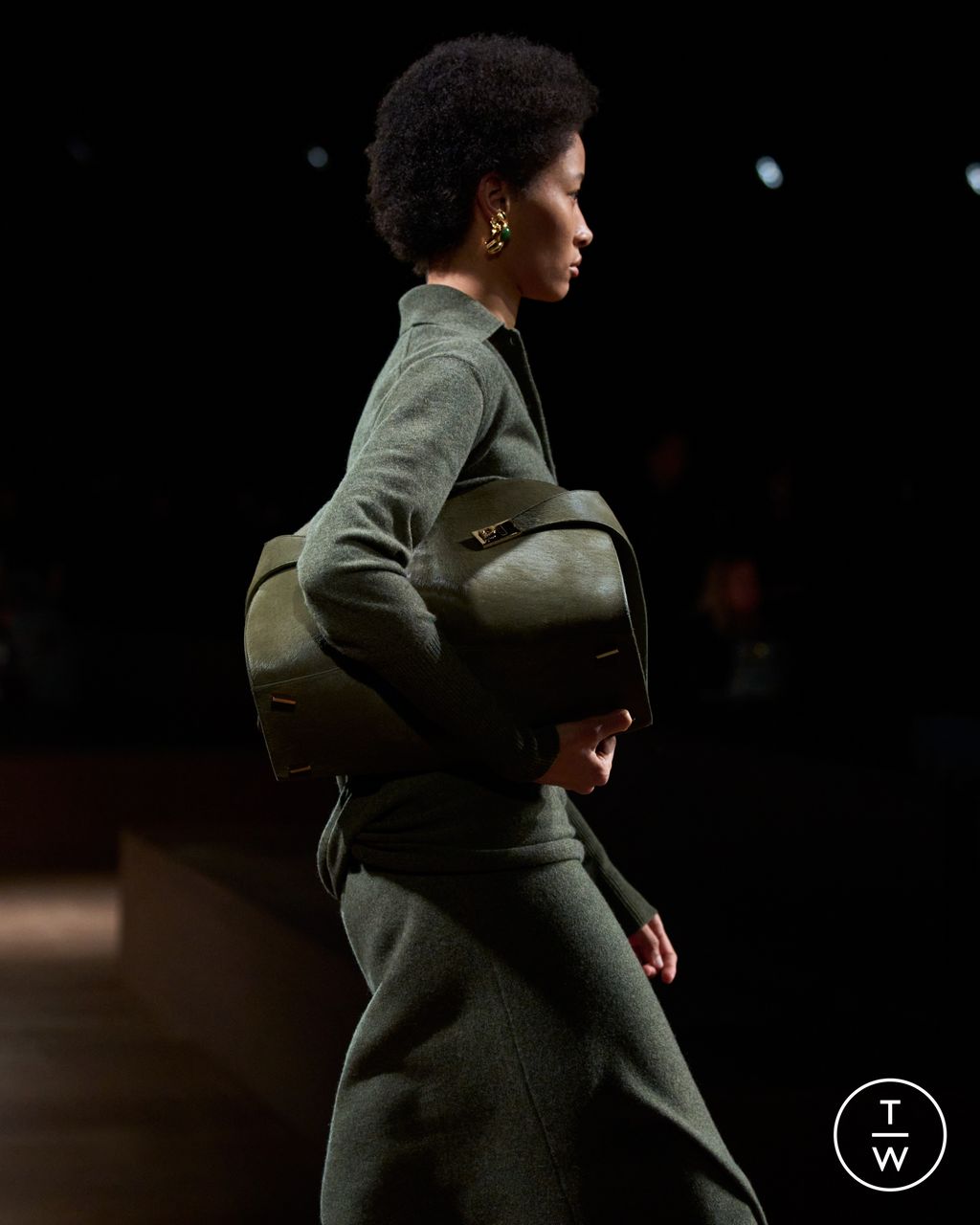 Fashion Week Milan Fall/Winter 2024 look 30 from the Ferragamo collection womenswear accessories