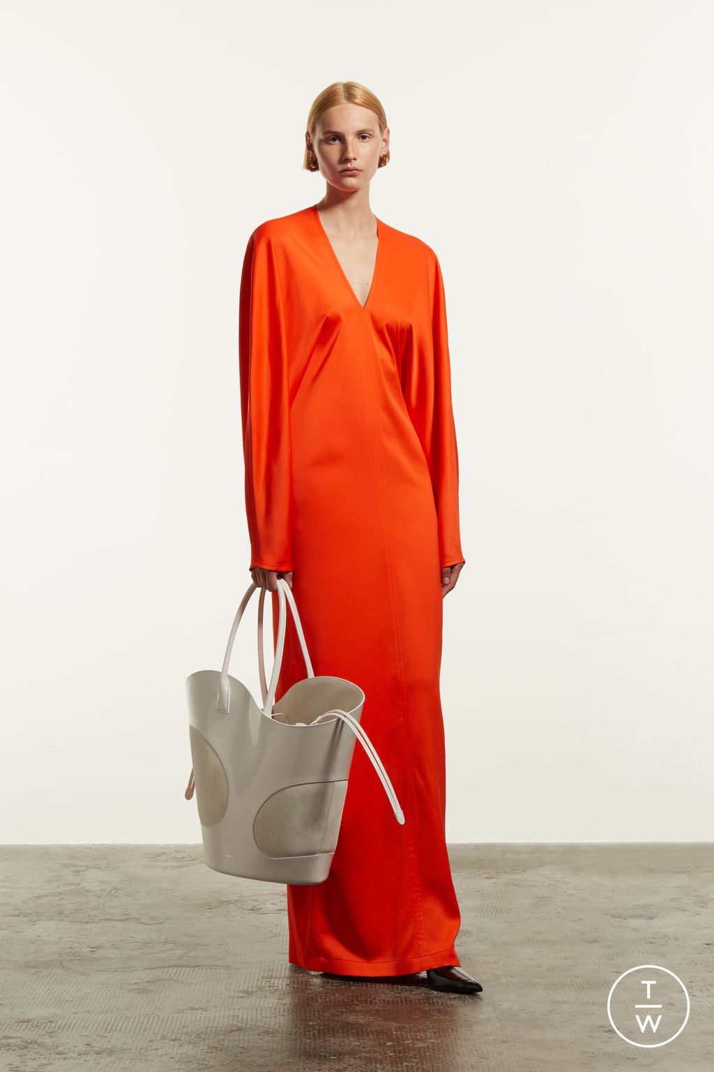 Fashion Week Milan Resort 2024 look 19 from the Ferragamo collection womenswear