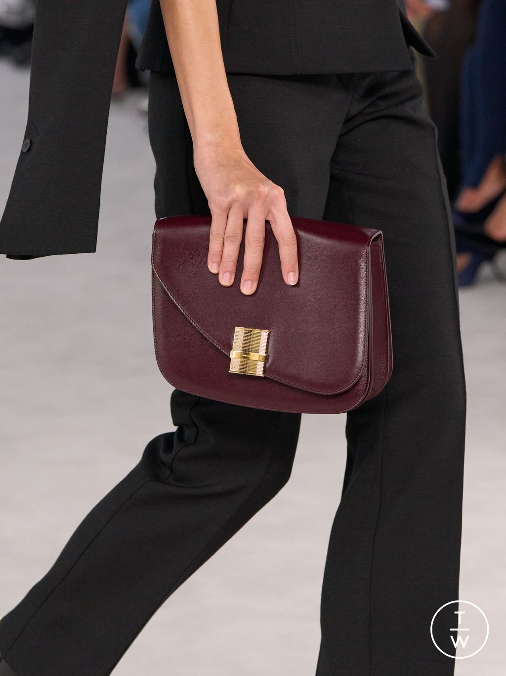 Fashion Week Milan Spring/Summer 2024 look 1 de la collection Ferragamo womenswear accessories