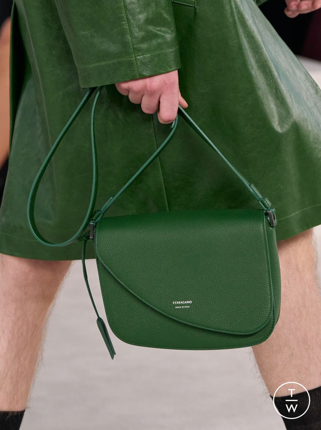 Fashion Week Milan Spring/Summer 2024 look 4 de la collection Ferragamo womenswear accessories