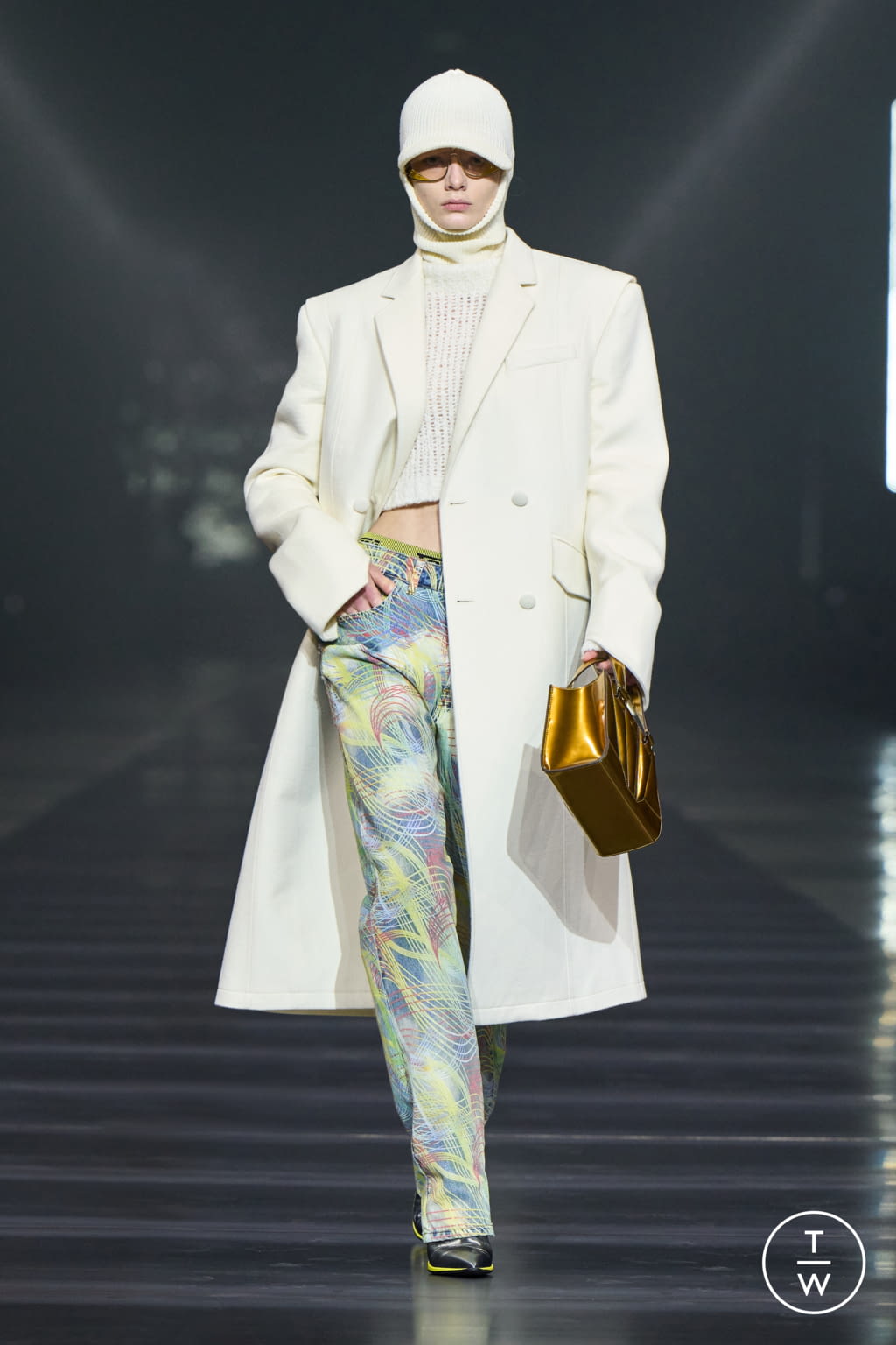 Fashion Week Milan Fall/Winter 2022 look 33 from the Ferrari collection 女装