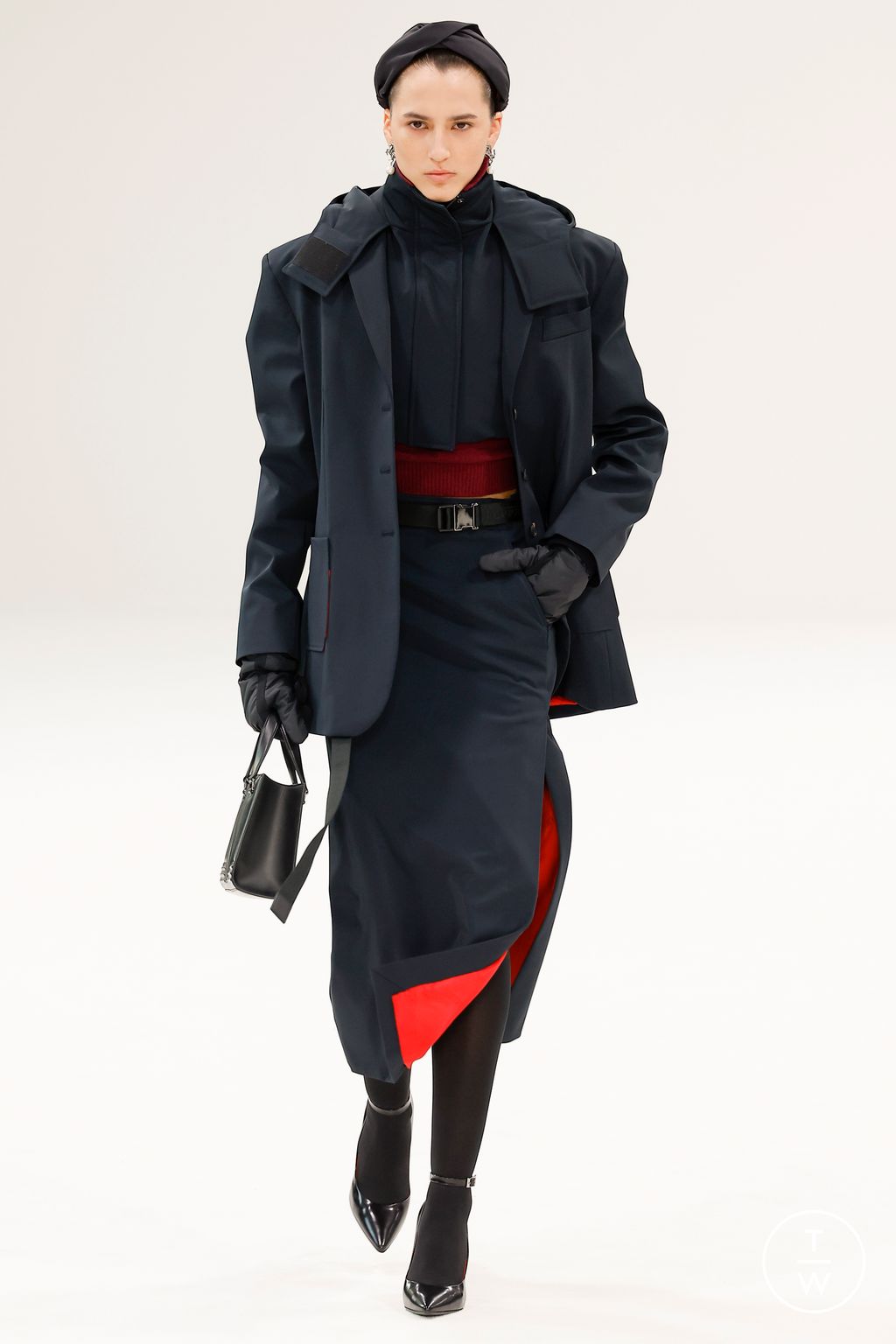 Fashion Week Milan Fall/Winter 2023 look 2 from the Ferrari collection 女装