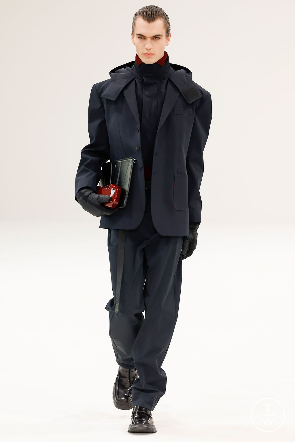 Fashion Week Milan Fall/Winter 2023 look 4 from the Ferrari collection 女装