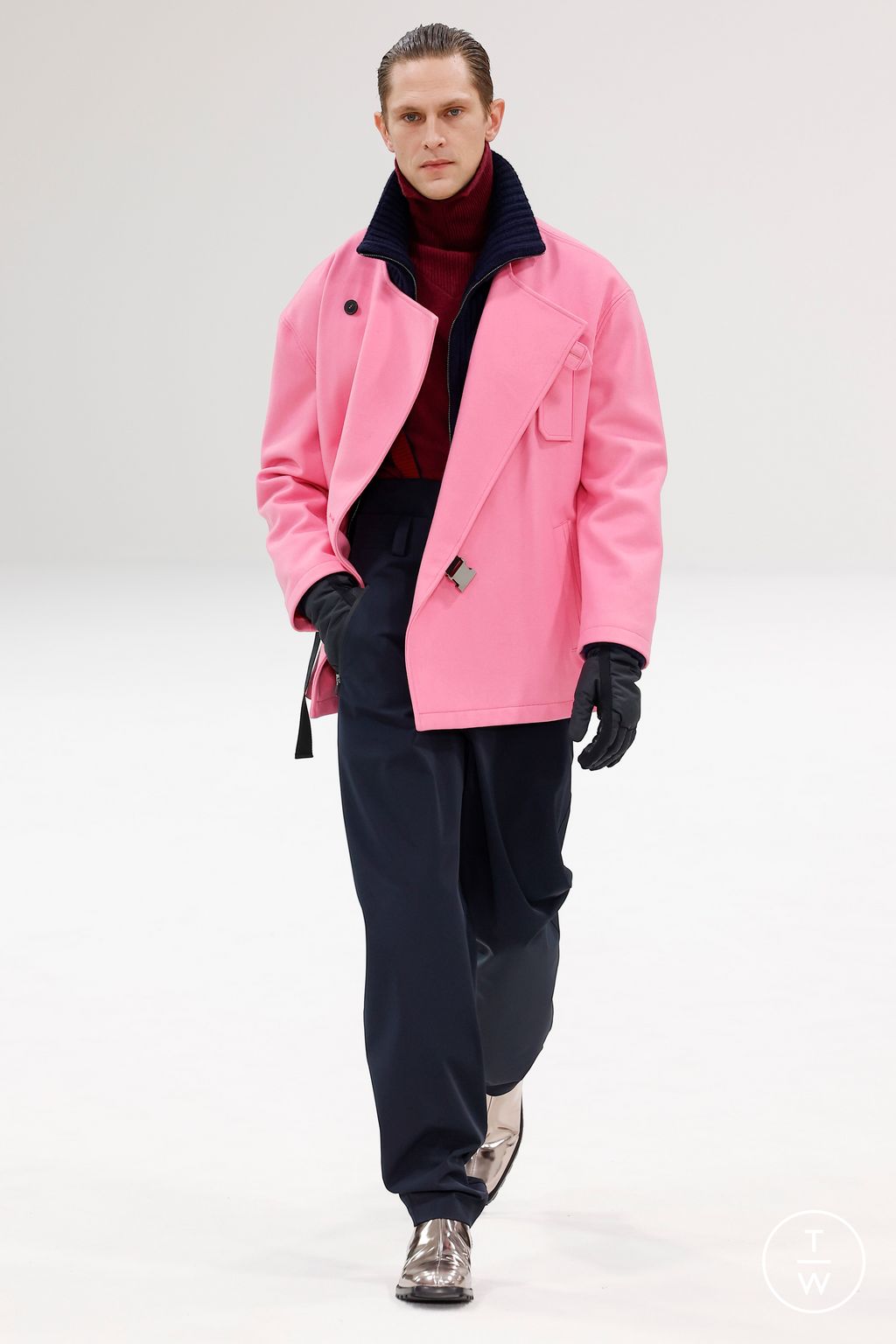 Fashion Week Milan Fall/Winter 2023 look 33 from the Ferrari collection 女装