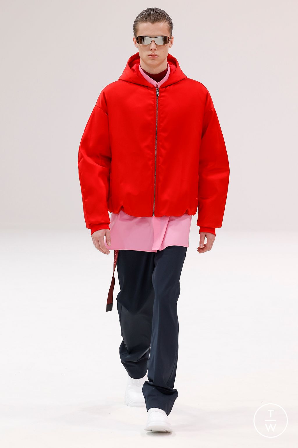 Fashion Week Milan Fall/Winter 2023 look 43 from the Ferrari collection 女装