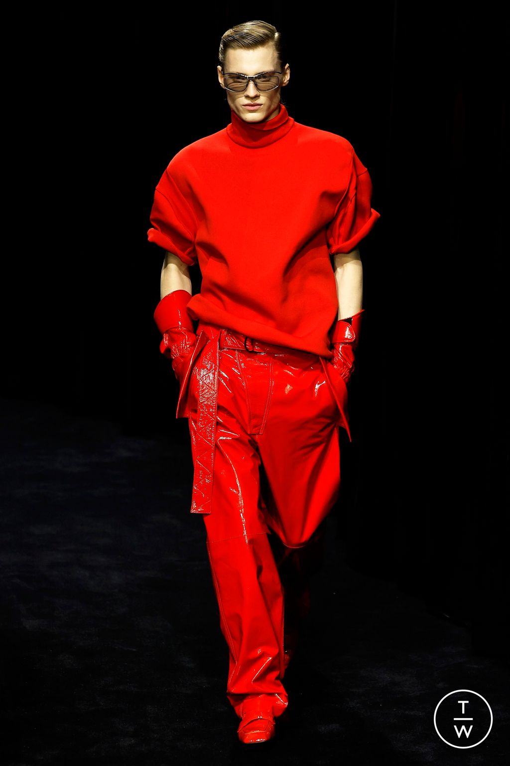 Fashion Week Milan Fall/Winter 2024 look 2 from the Ferrari collection 女装