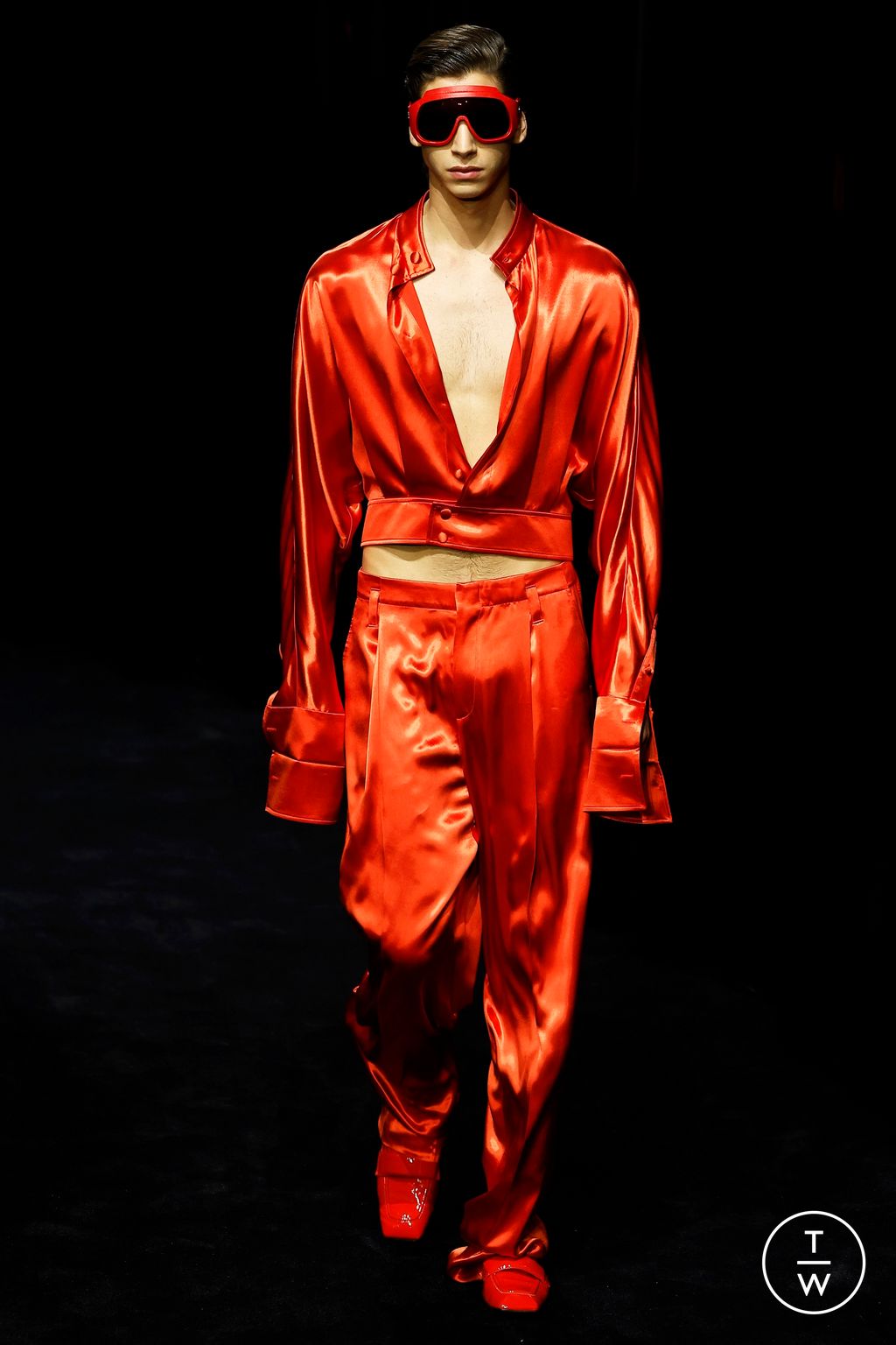 Fashion Week Milan Fall/Winter 2024 look 6 from the Ferrari collection 女装
