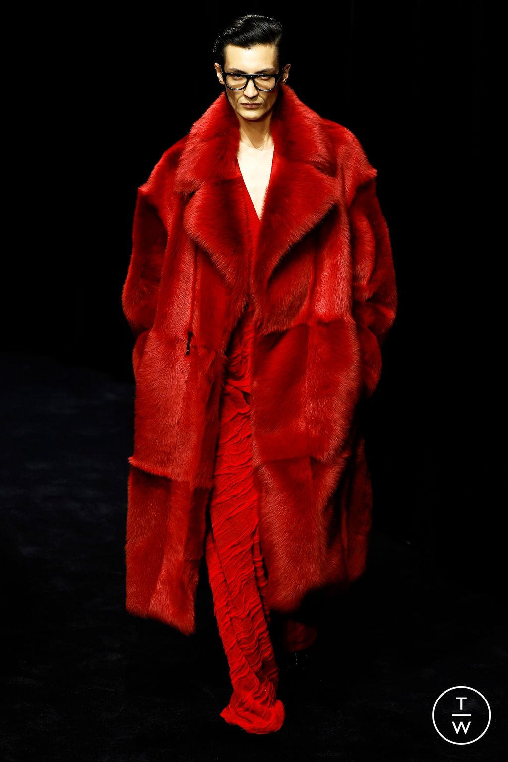 Fashion Week Milan Fall/Winter 2024 look 7 from the Ferrari collection 女装