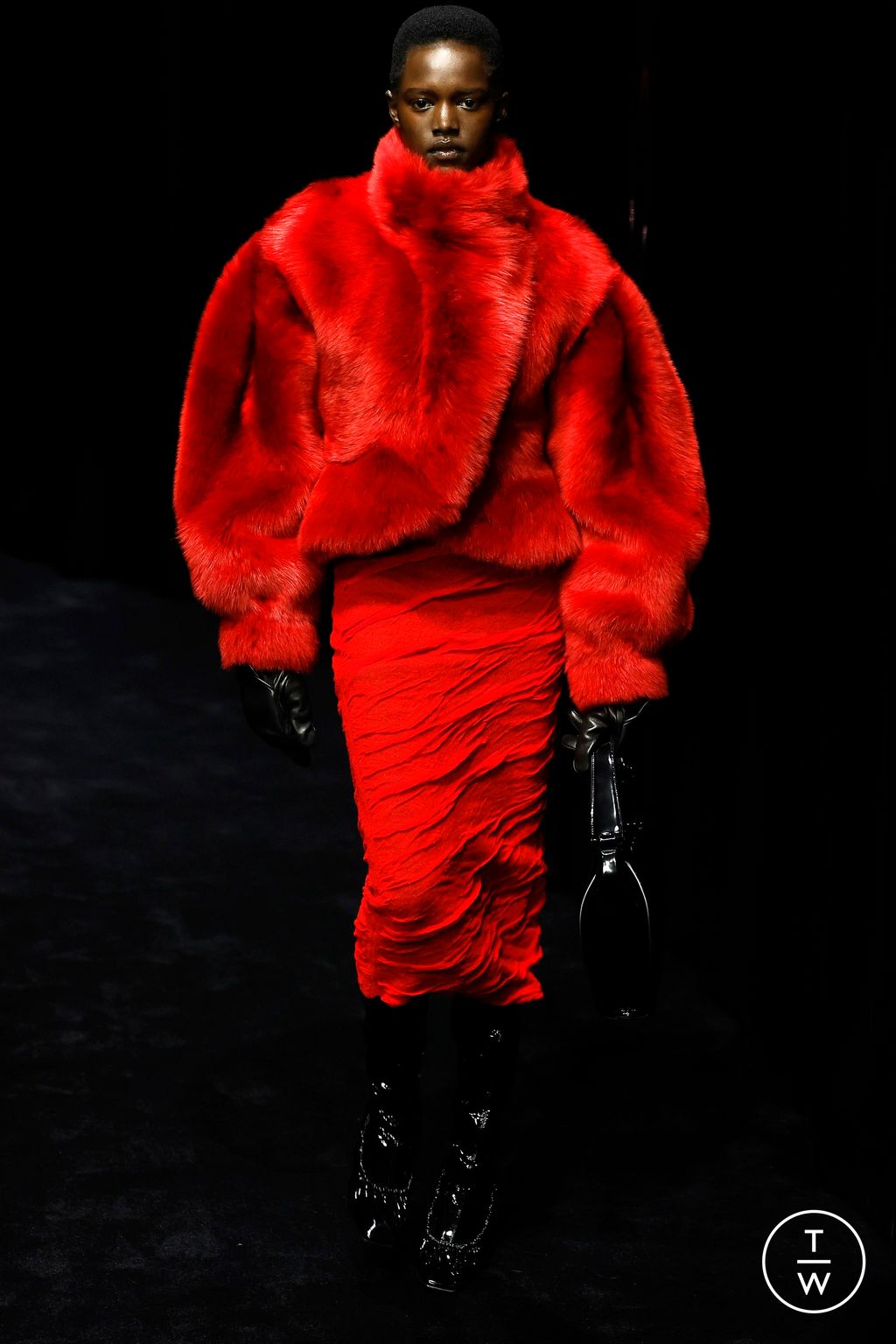 Fashion Week Milan Fall/Winter 2024 look 9 from the Ferrari collection 女装