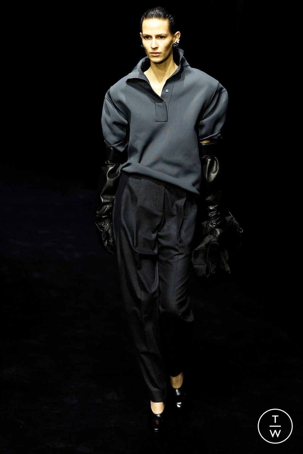 Fashion Week Milan Fall/Winter 2024 look 20 from the Ferrari collection 女装