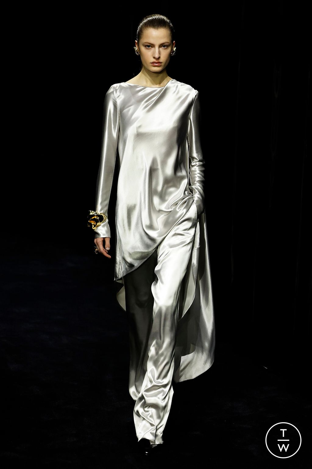 Fashion Week Milan Fall/Winter 2024 look 32 de la collection Ferrari womenswear