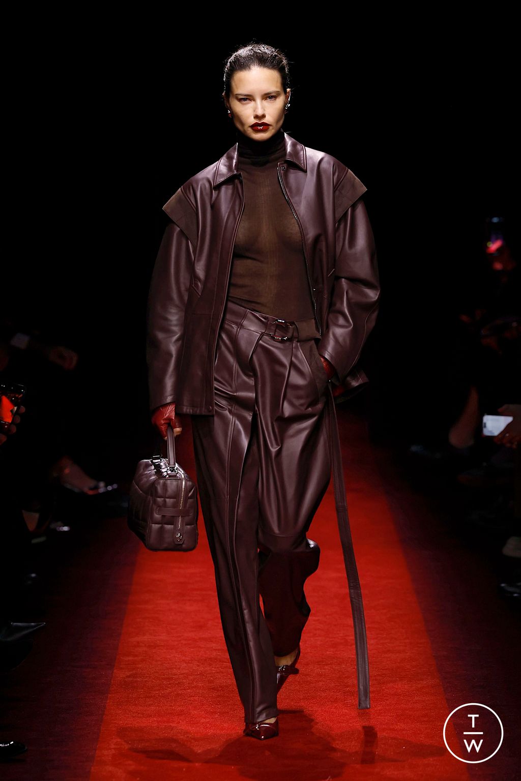Fashion Week Milan Fall/Winter 2025 look 36 from the Ferrari collection 女装