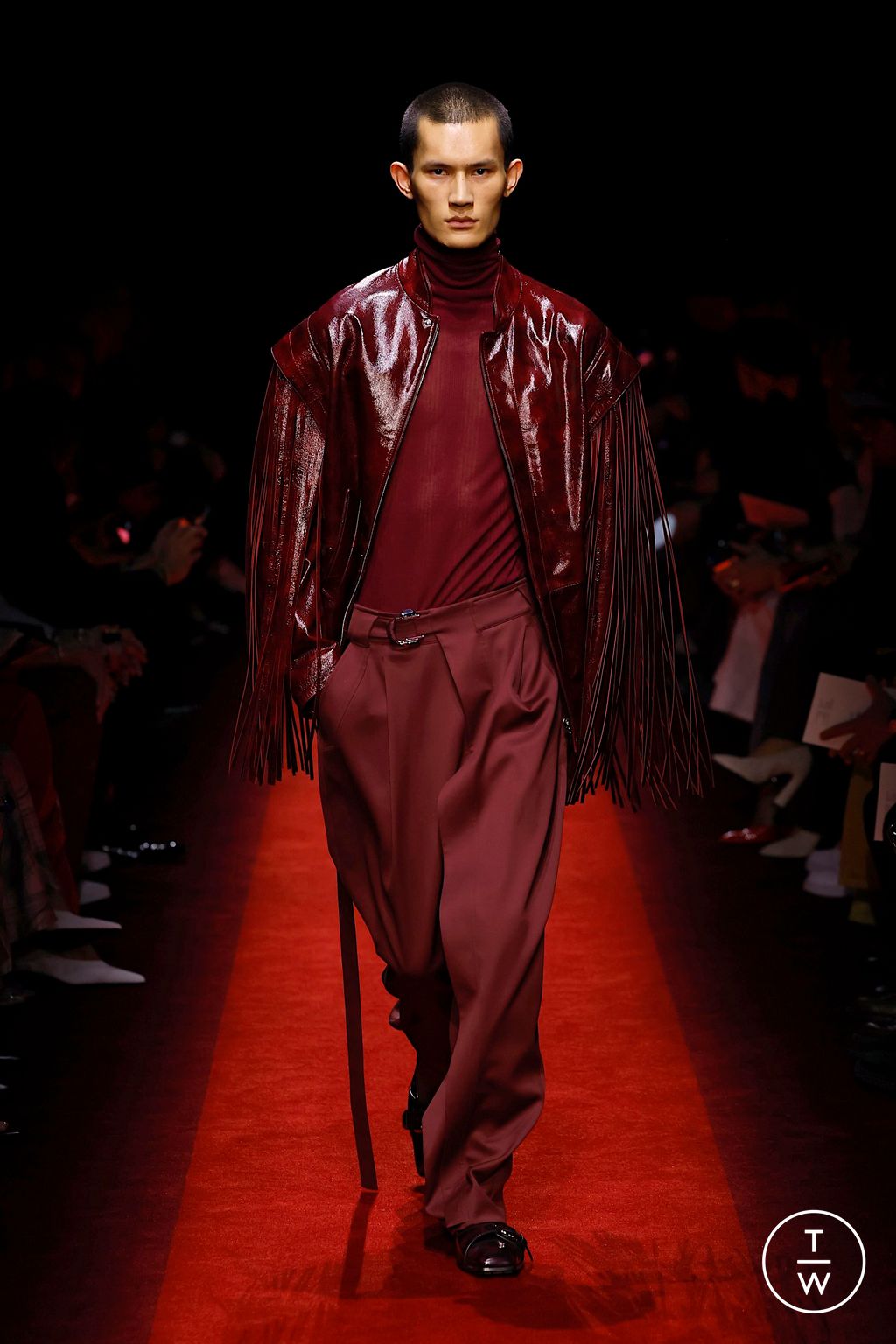 Fashion Week Milan Fall/Winter 2025 look 43 from the Ferrari collection 女装
