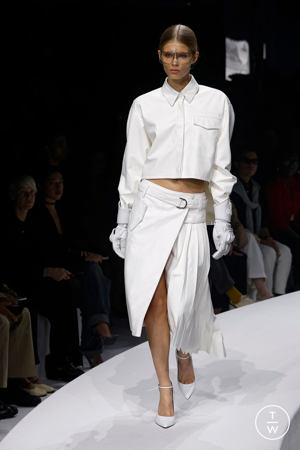 Fashion Week Milan Spring/Summer 2024 look 3 de la collection Ferrari womenswear
