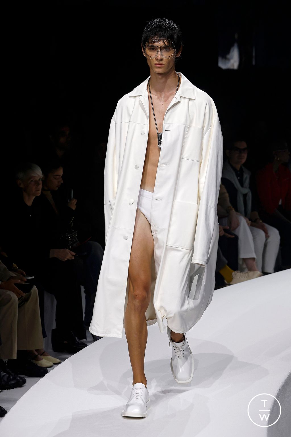 Fashion Week Milan Spring/Summer 2024 look 5 de la collection Ferrari womenswear