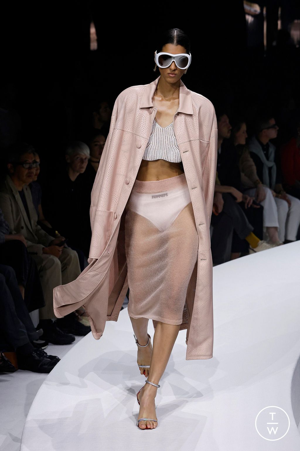 Fashion Week Milan Spring/Summer 2024 look 12 de la collection Ferrari womenswear