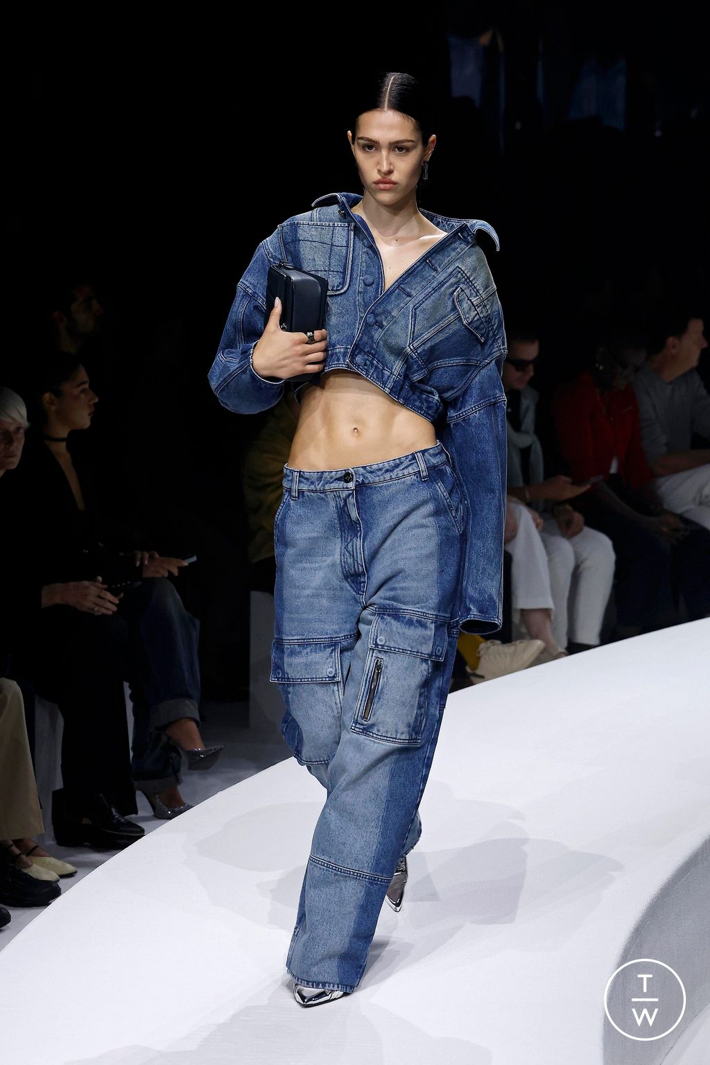 Fashion Week Milan Spring/Summer 2024 look 18 de la collection Ferrari womenswear