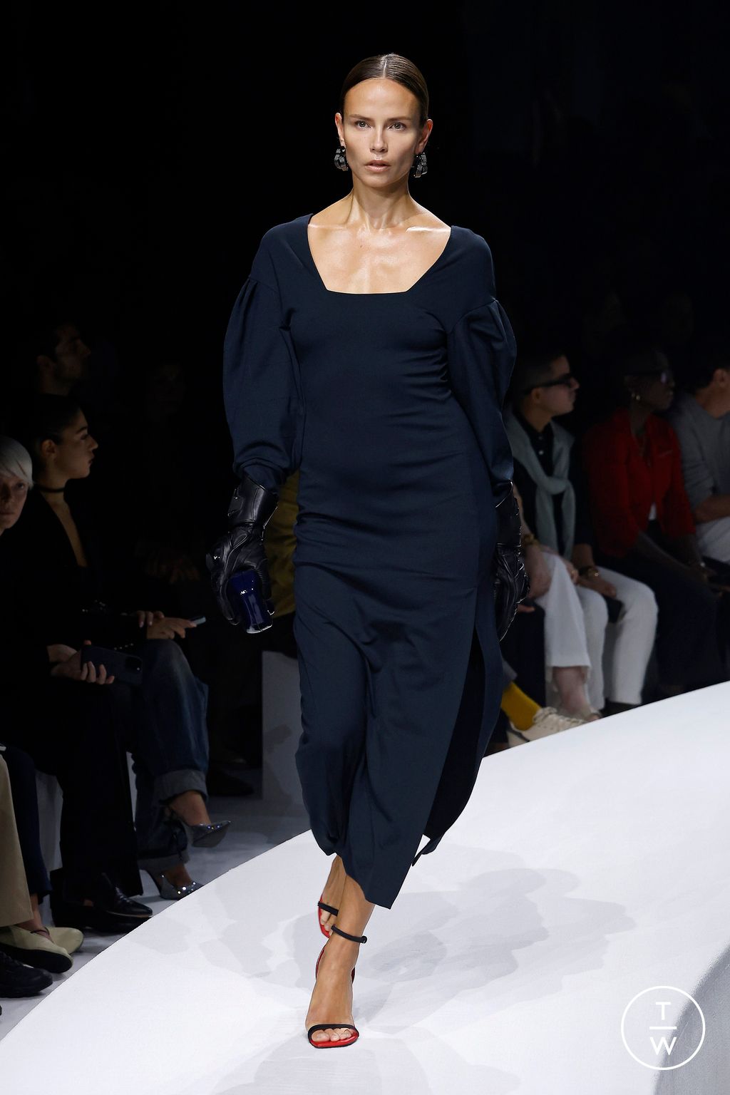 Fashion Week Milan Spring/Summer 2024 look 24 de la collection Ferrari womenswear