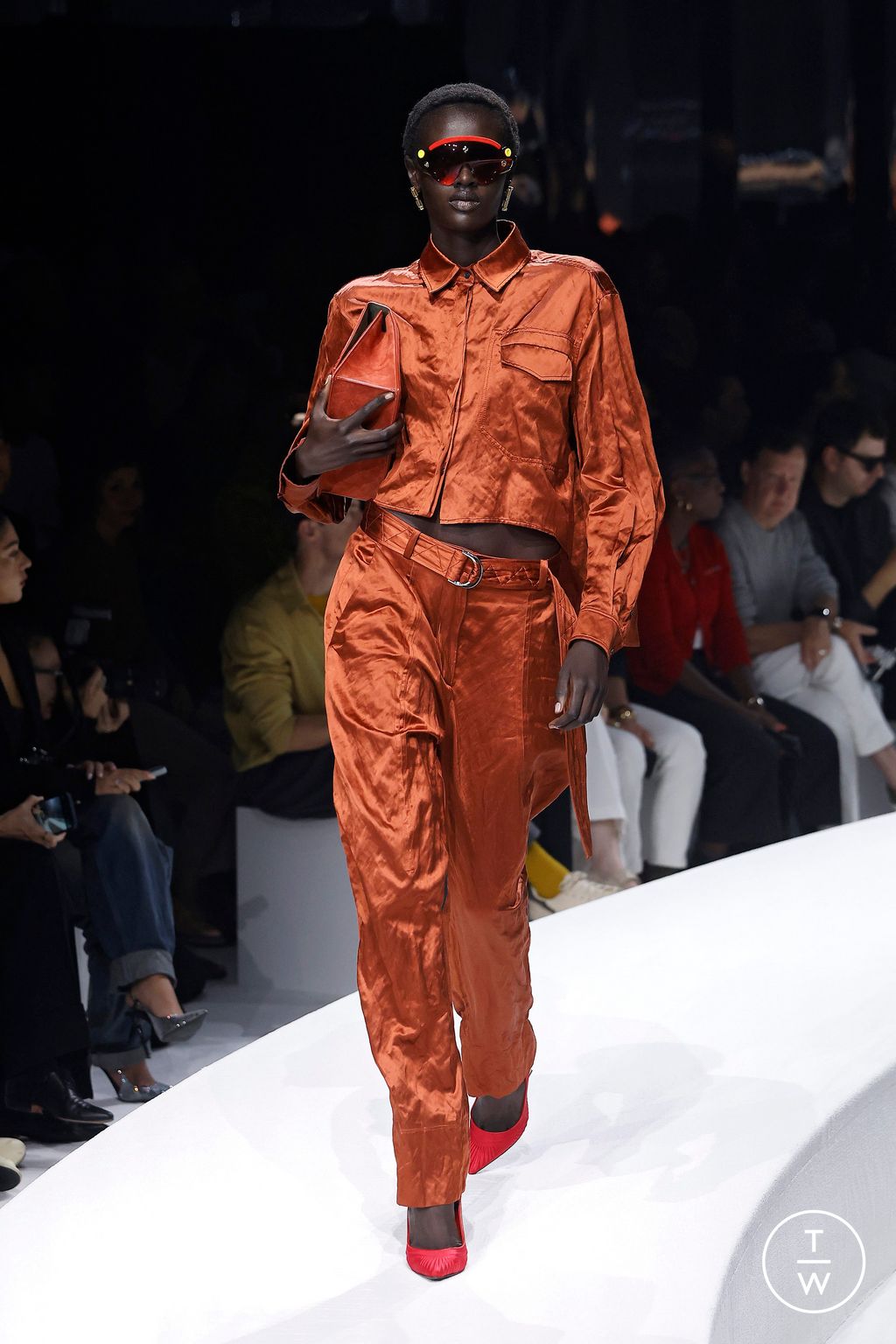Fashion Week Milan Spring/Summer 2024 look 39 from the Ferrari collection 女装