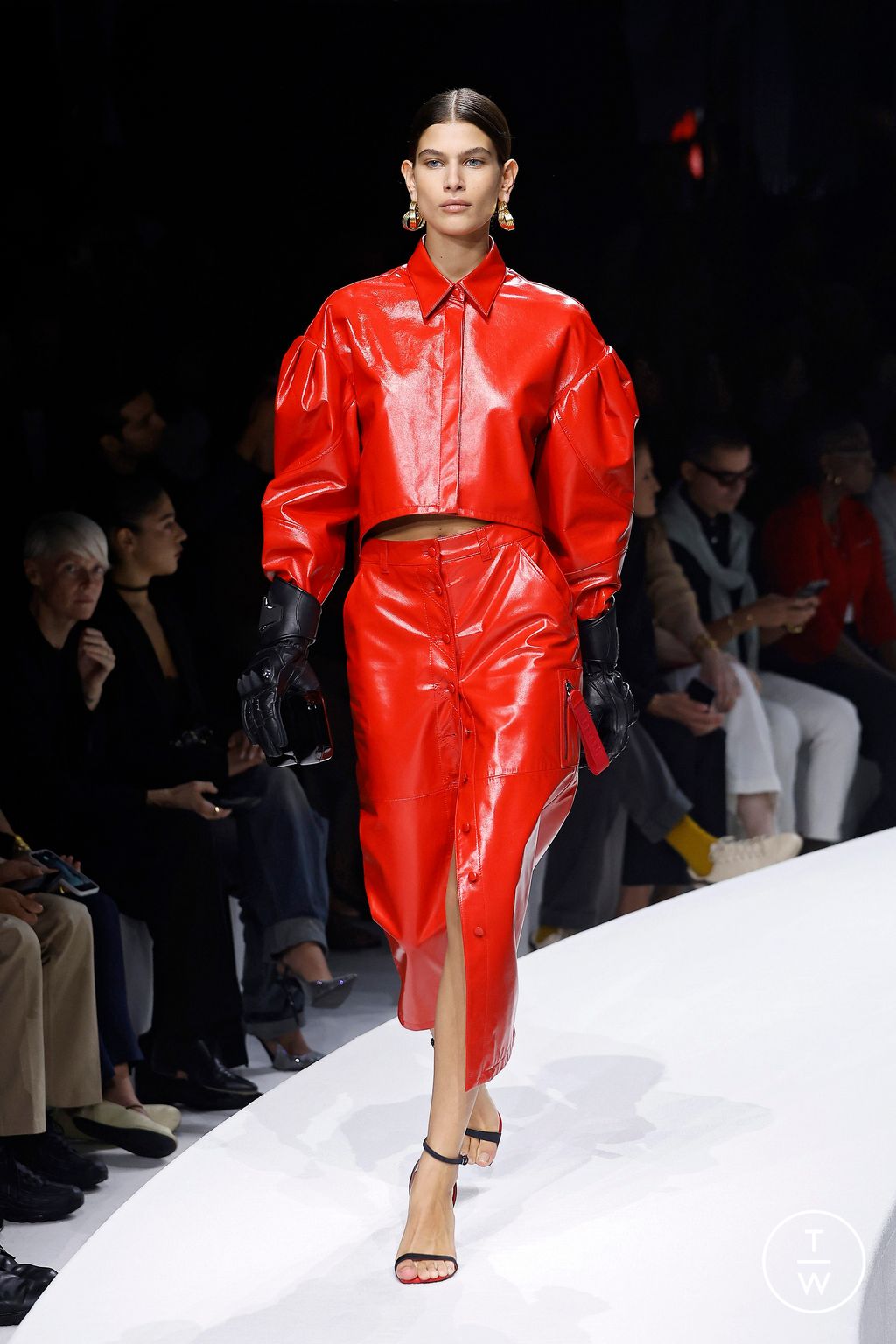 Fashion Week Milan Spring/Summer 2024 look 47 from the Ferrari collection 女装