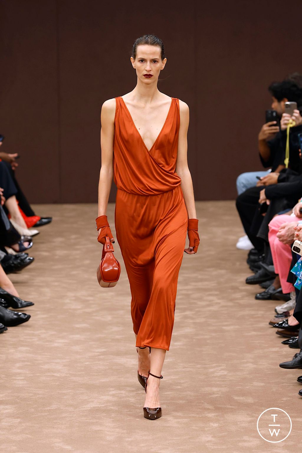 Fashion Week Milan Spring/Summer 2025 look 4 from the Ferrari collection 女装