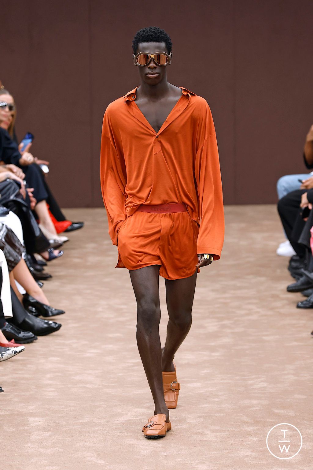 Fashion Week Milan Spring/Summer 2025 look 5 from the Ferrari collection 女装