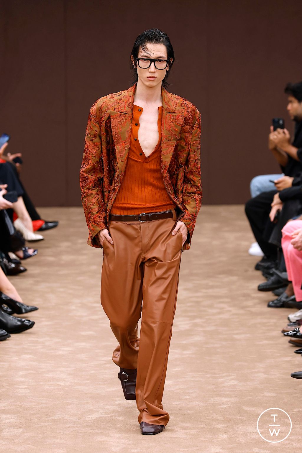Fashion Week Milan Spring/Summer 2025 look 11 from the Ferrari collection 女装