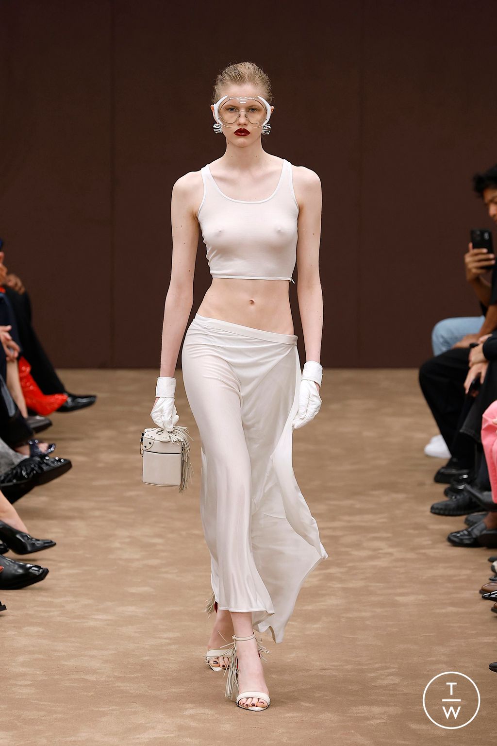 Fashion Week Milan Spring/Summer 2025 look 37 from the Ferrari collection 女装