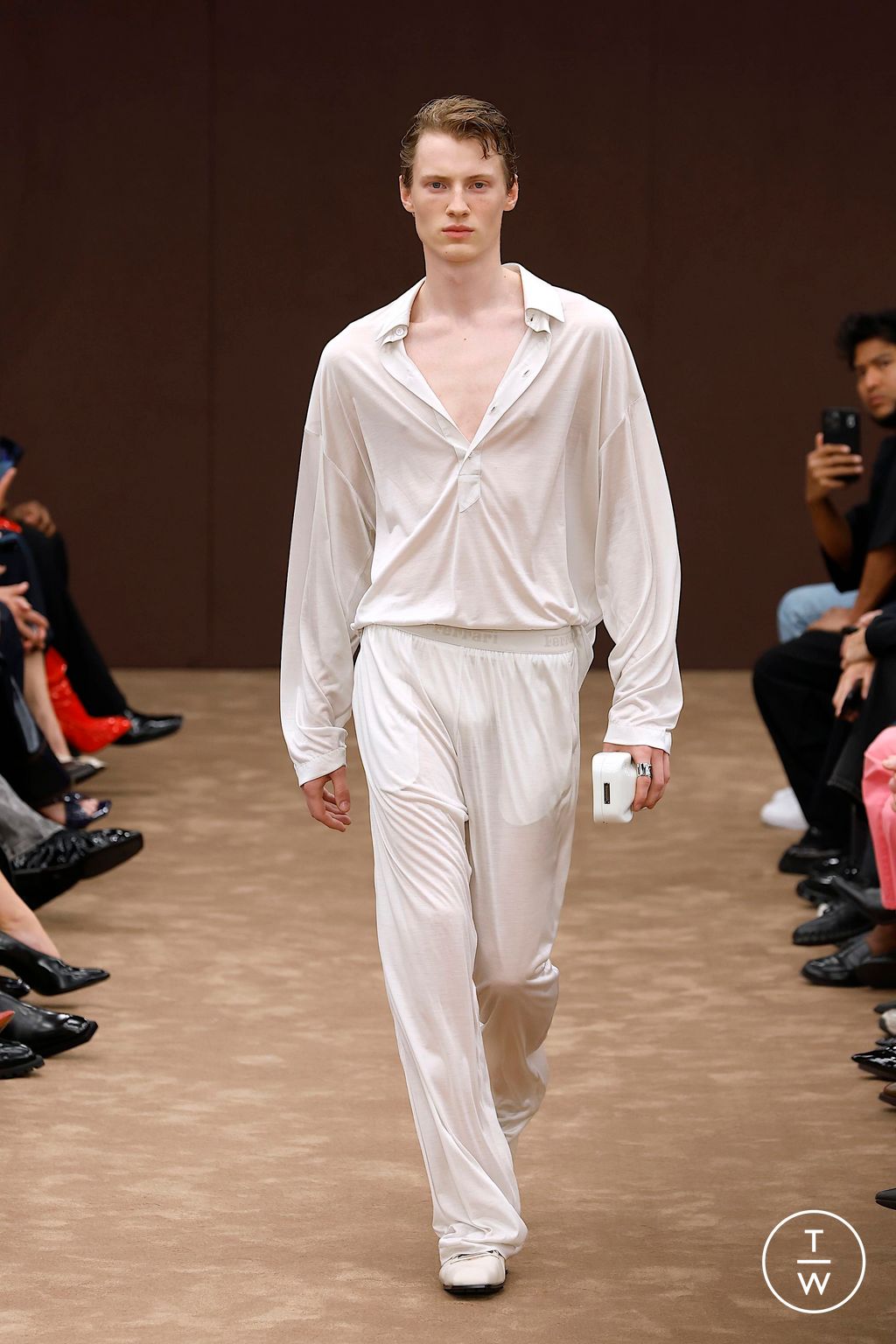 Fashion Week Milan Spring/Summer 2025 look 38 from the Ferrari collection 女装