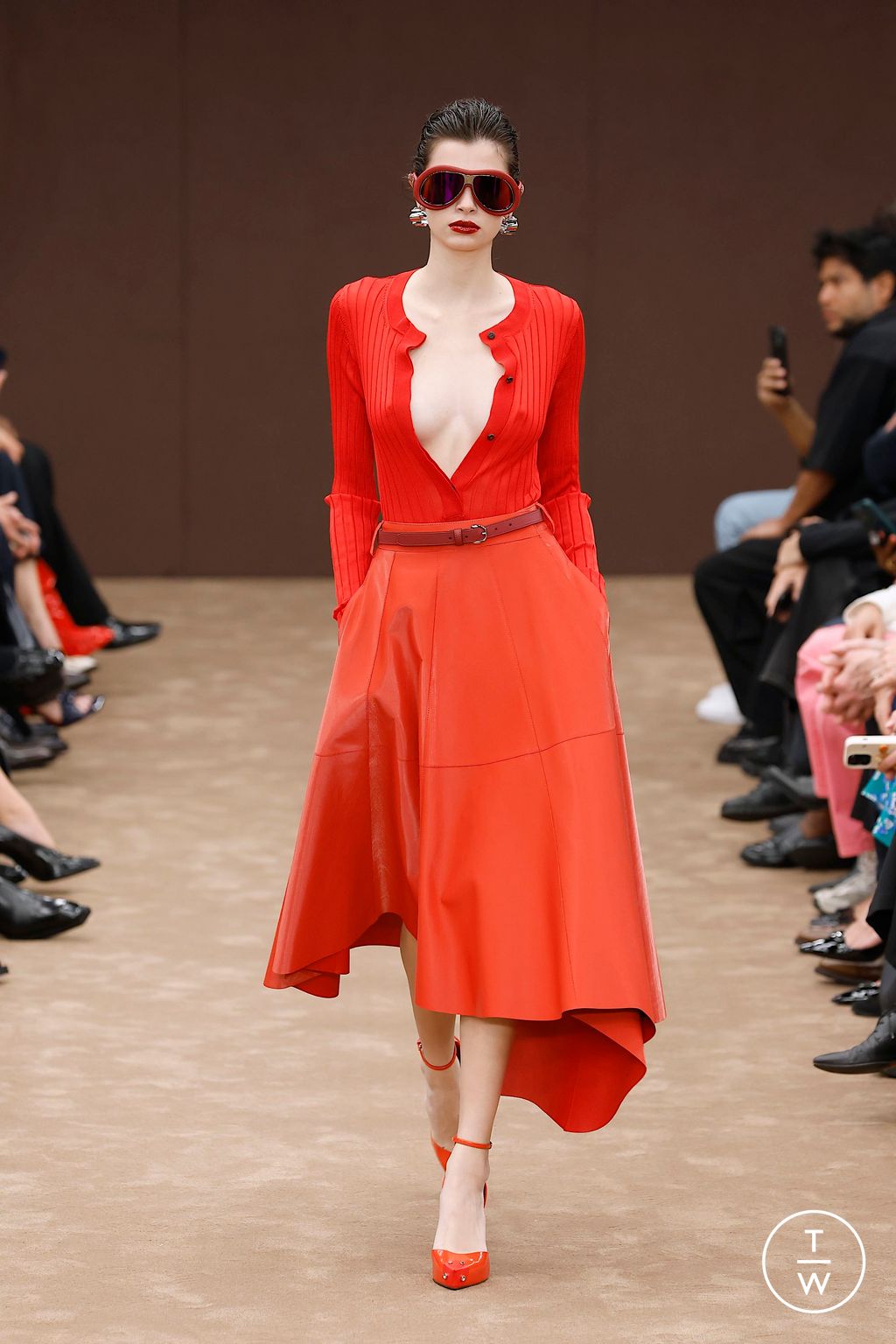 Fashion Week Milan Spring/Summer 2025 look 44 from the Ferrari collection 女装