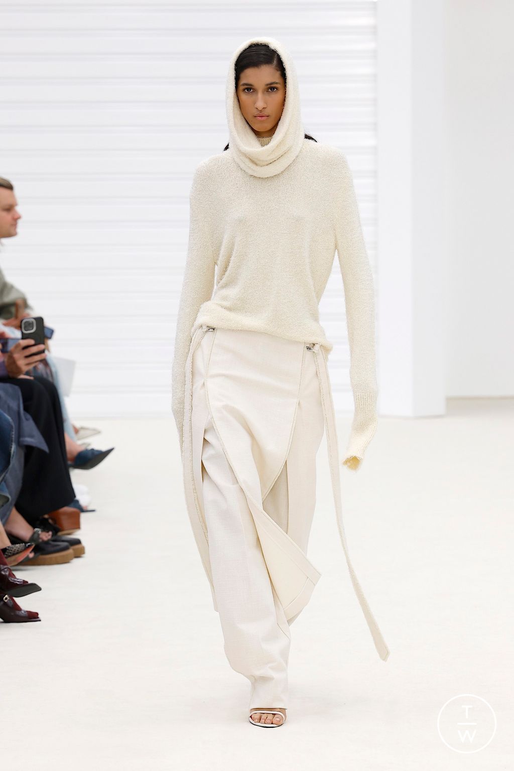 Fashion Week Milan Spring/Summer 2026 look 12 de la collection Ferrari womenswear