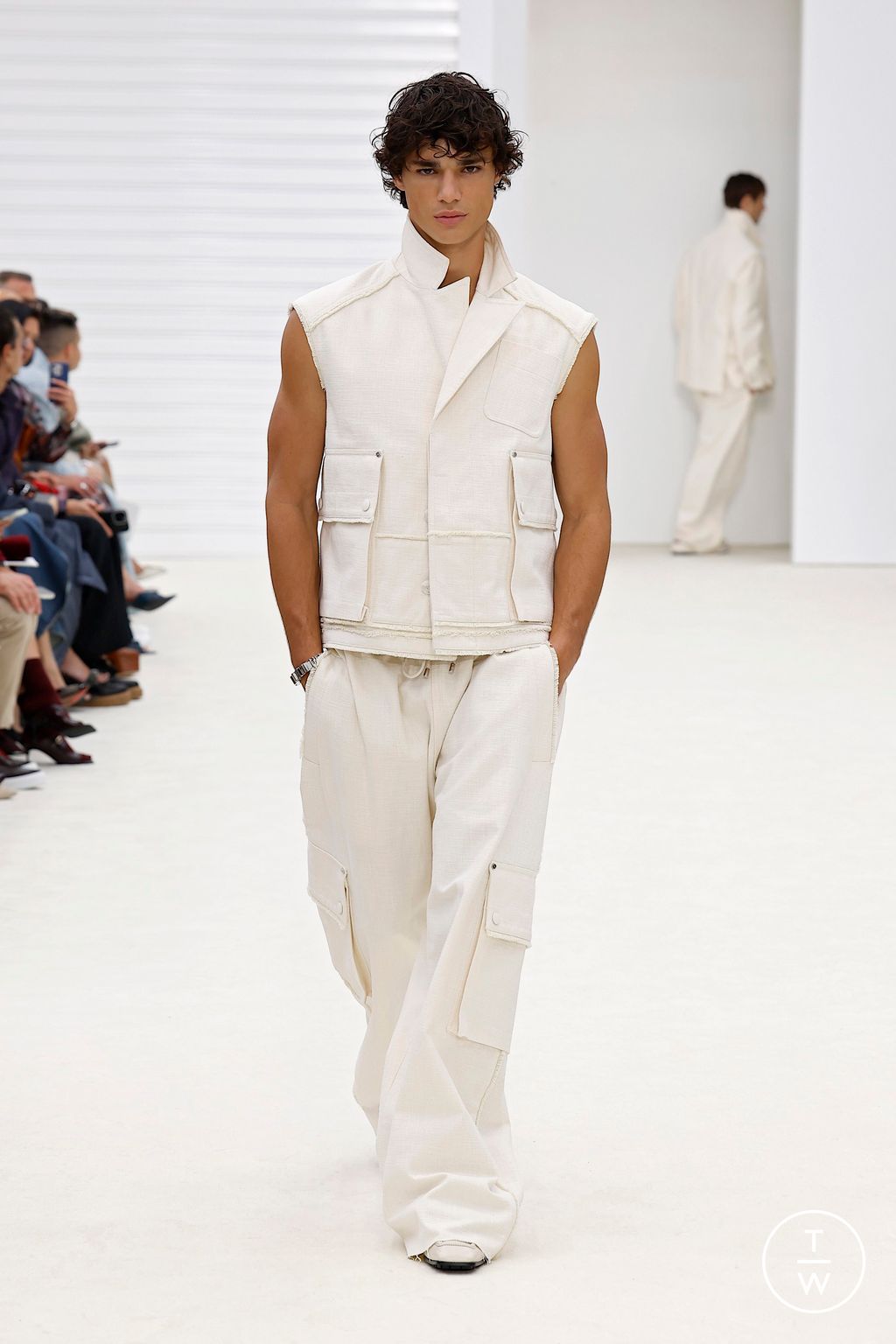 Fashion Week Milan Spring/Summer 2026 look 16 de la collection Ferrari womenswear