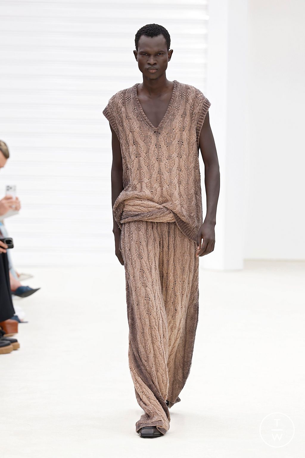 Fashion Week Milan Spring/Summer 2026 look 25 de la collection Ferrari womenswear