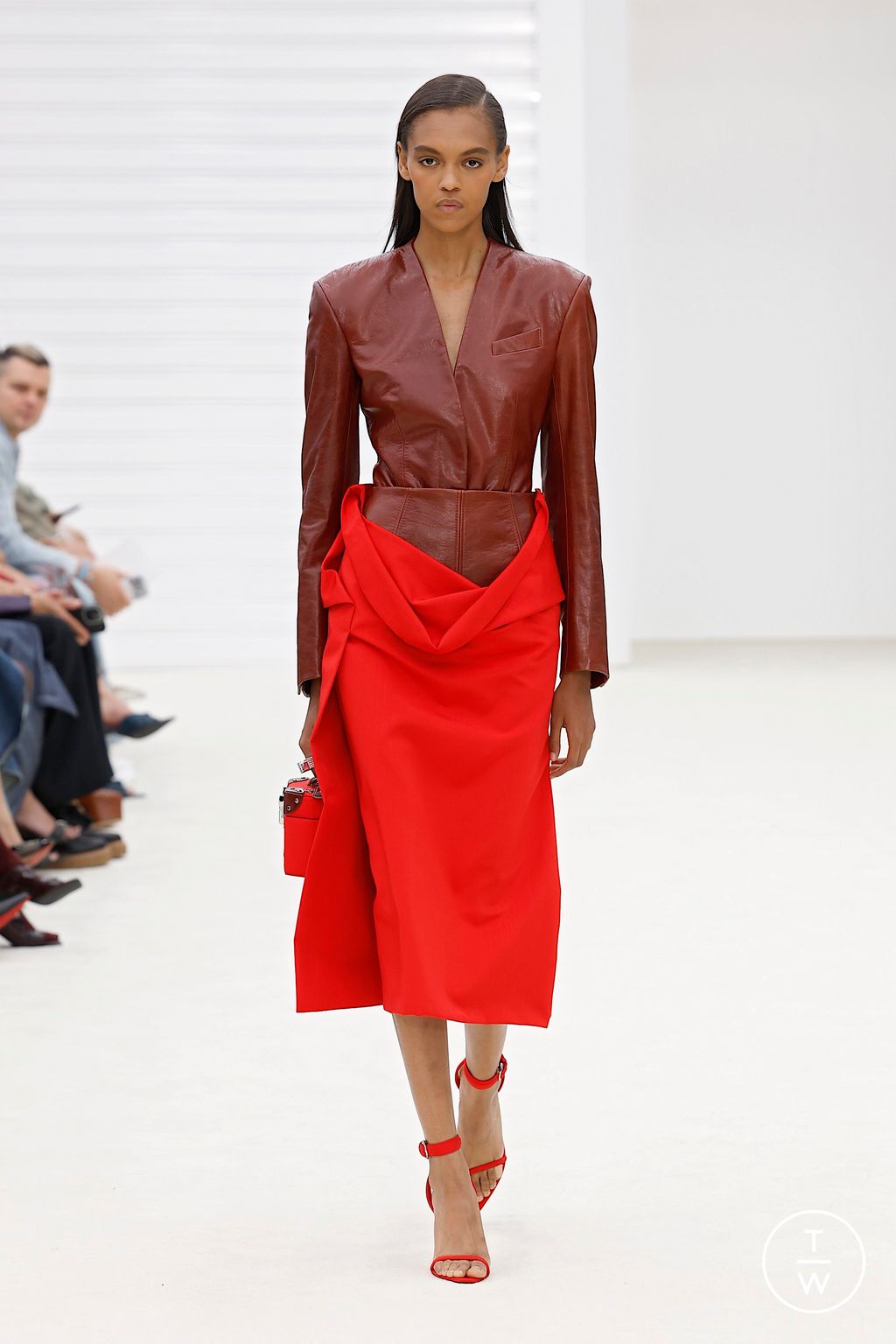 Fashion Week Milan Spring/Summer 2026 look 37 de la collection Ferrari womenswear