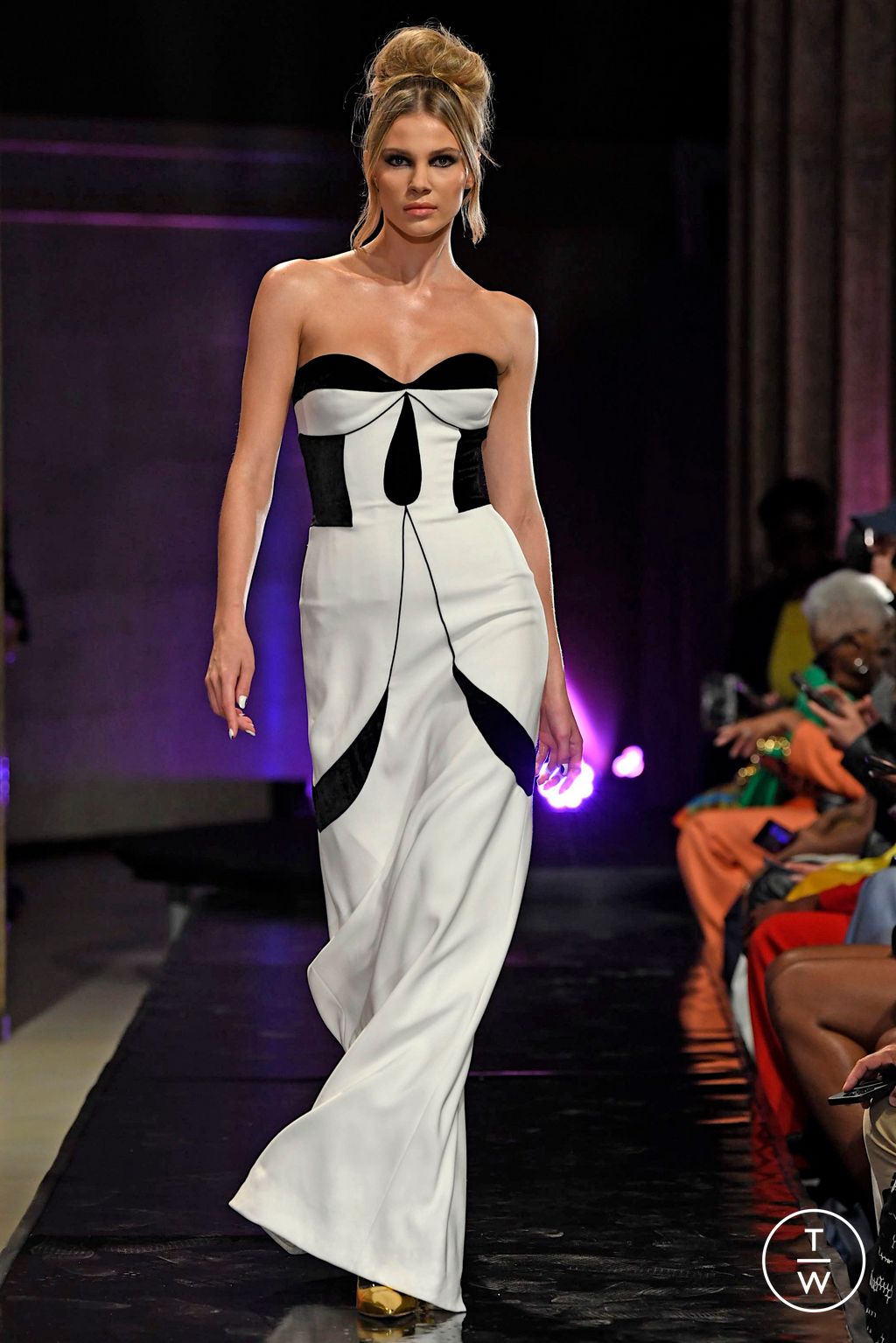 Fashion Week New York Fall/Winter 2022 look 46 from the Sergio Hudson collection 女装