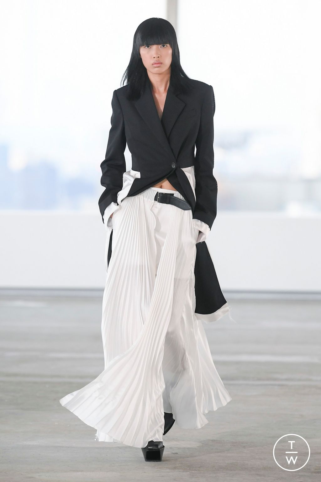 Fashion Week New York Spring/Summer 2023 look 54 from the Peter Do collection womenswear