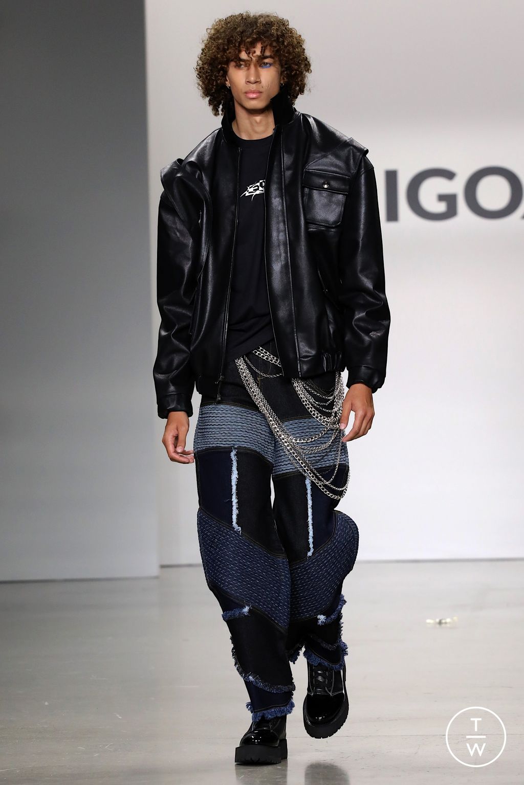 Fashion Week New York Spring/Summer 2023 look 39 from the Erigo collection 女装