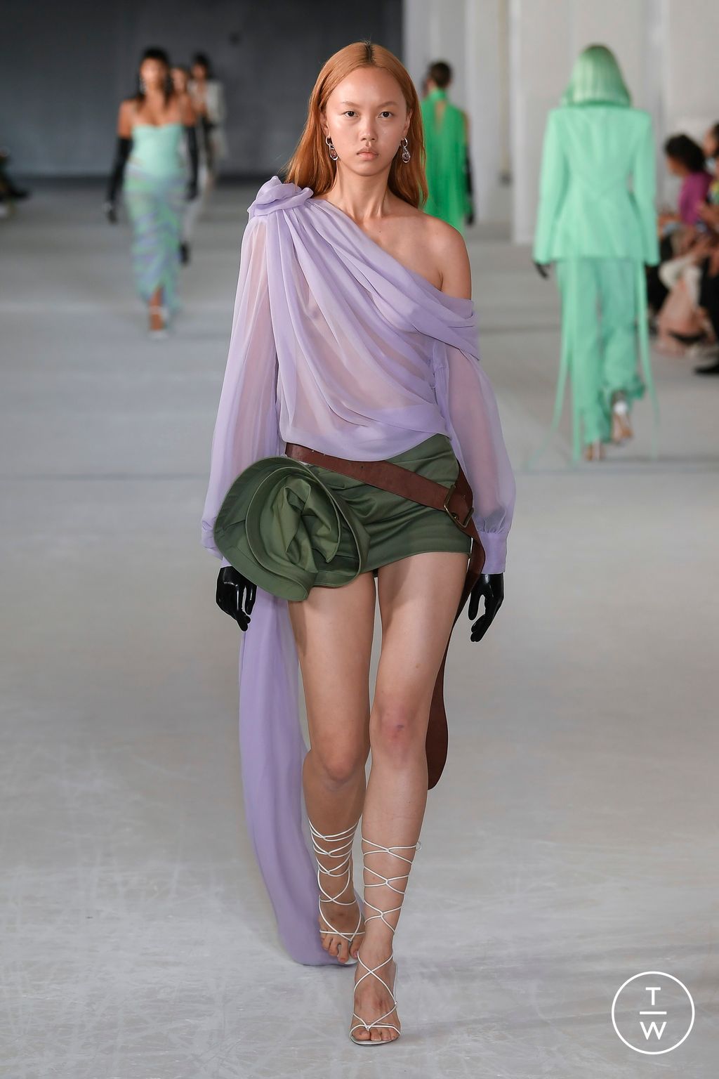 Fashion Week New York Spring/Summer 2023 look 10 from the Prabal Gurung collection 女装