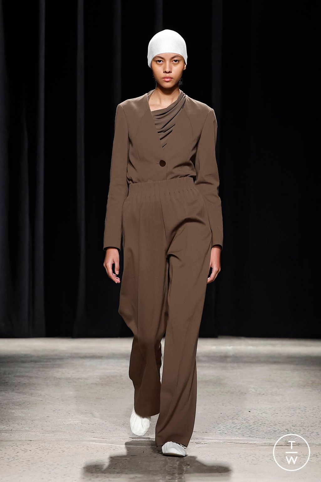 Fashion Week New York Fall/Winter 2024 look 1 de la collection FFORME womenswear