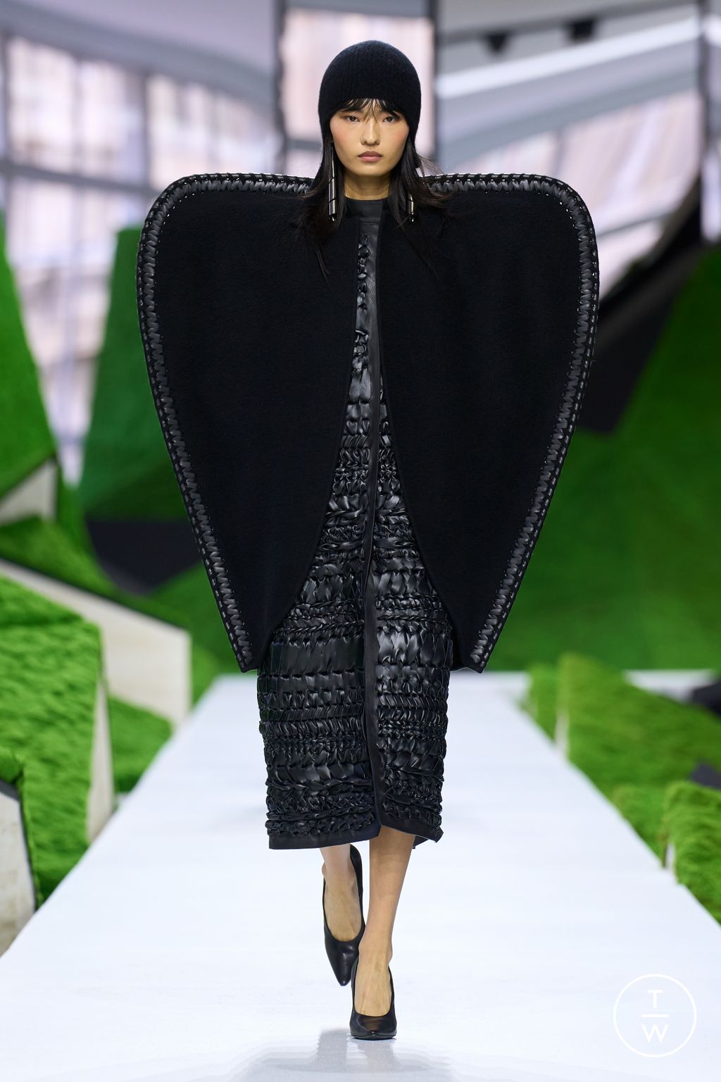 Fashion Week Paris Fall/Winter 2026 look 1 de la collection Louis Vuitton womenswear