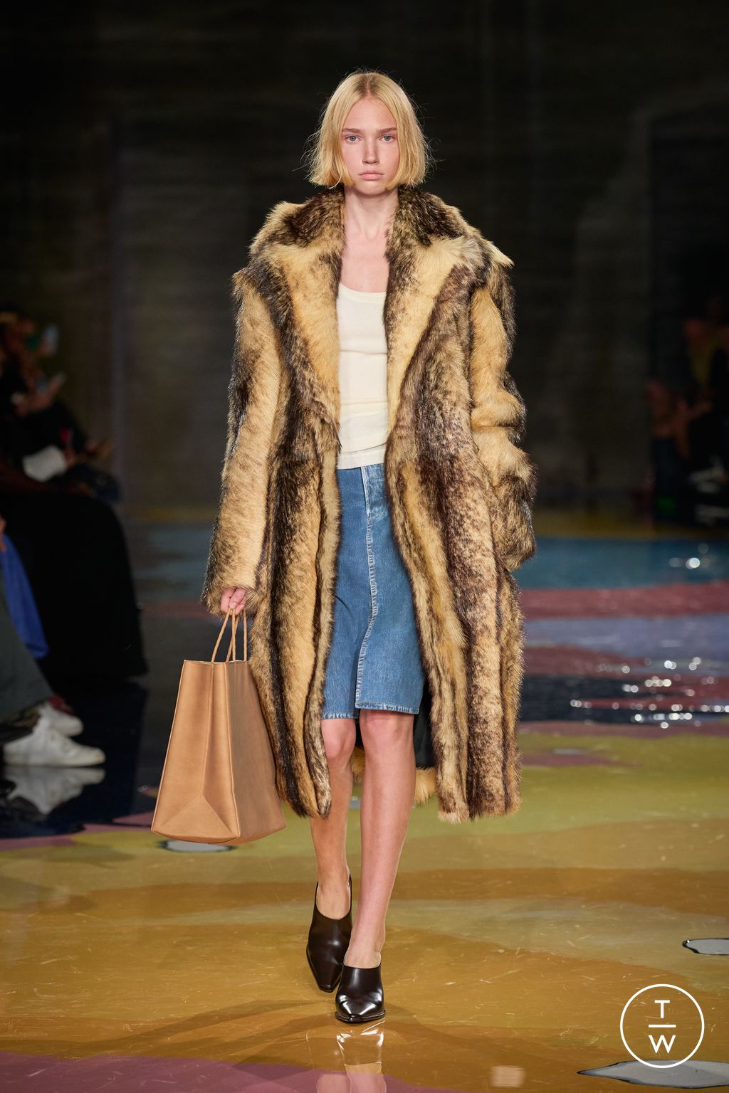 Fashion Week Milan Spring/Summer 2023 look 4 de la collection Bottega Veneta womenswear