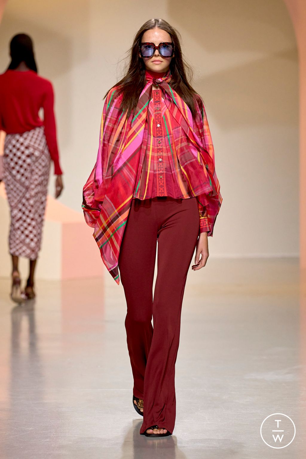 Fashion Week Paris Spring/Summer 2024 look 8 from the Leonard Paris collection 女装