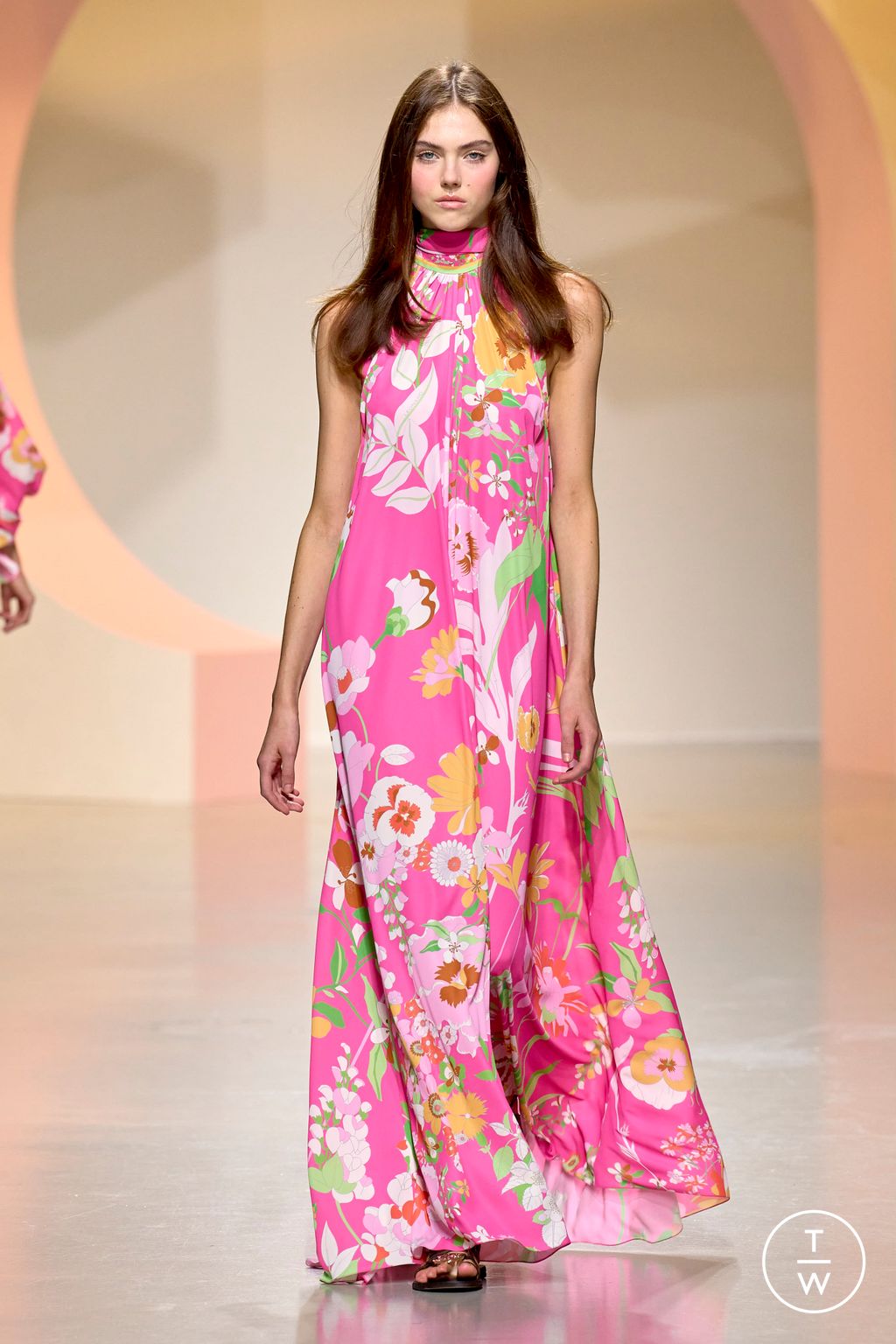 Fashion Week Paris Spring/Summer 2024 look 14 from the Leonard Paris collection womenswear