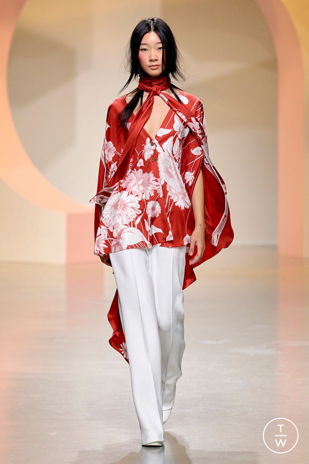 Fashion Week Paris Spring/Summer 2024 look 23 from the Leonard Paris collection 女装