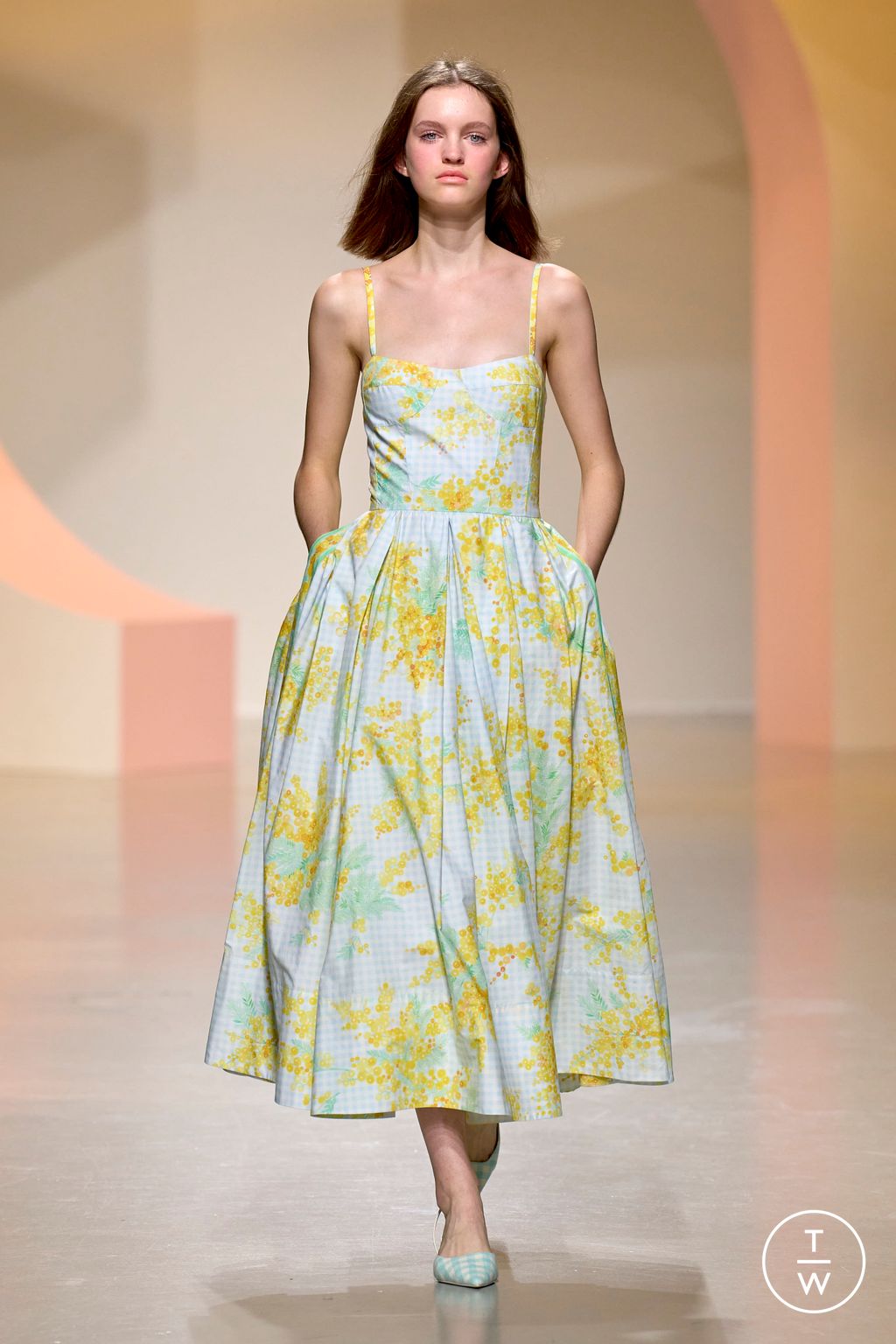 Fashion Week Paris Spring/Summer 2024 look 28 from the Leonard Paris collection womenswear