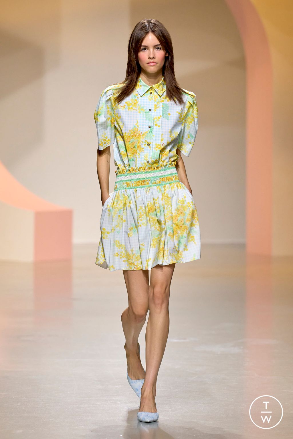 Fashion Week Paris Spring/Summer 2024 look 29 from the Leonard Paris collection 女装